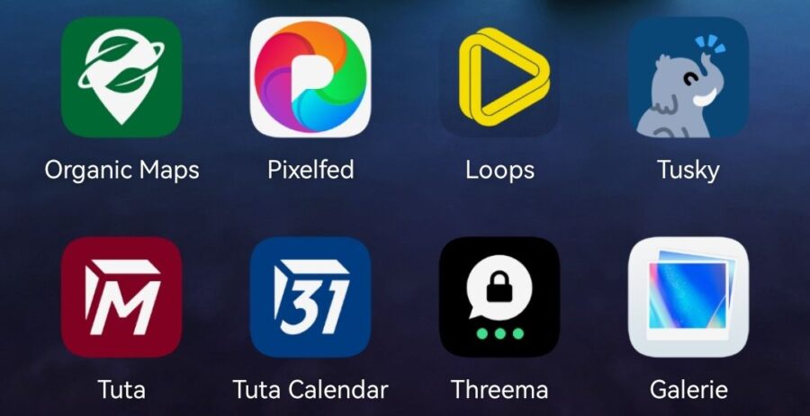 App-Icons auf meinem Homescreen, obere Reihe von Links: Organic Maps, PixelFed, Loops, Tusky. Untere Reihe von links: Tuta Mail, Tuta Calendar, Loops, Galerie.